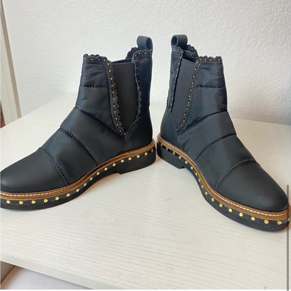 NWOT Free People Atlas Puffer Chelsea Stud Boot - Picture 7 of 7